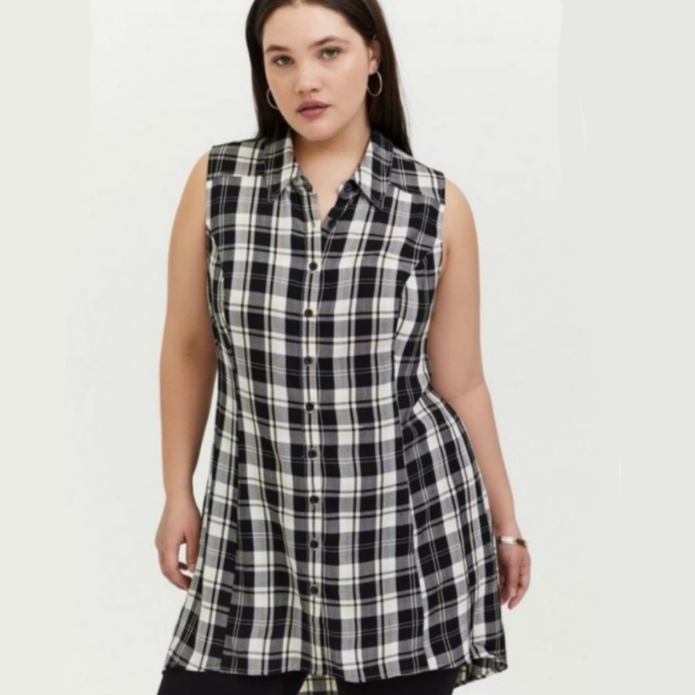 Torrid Black/White Plaid Shirt
